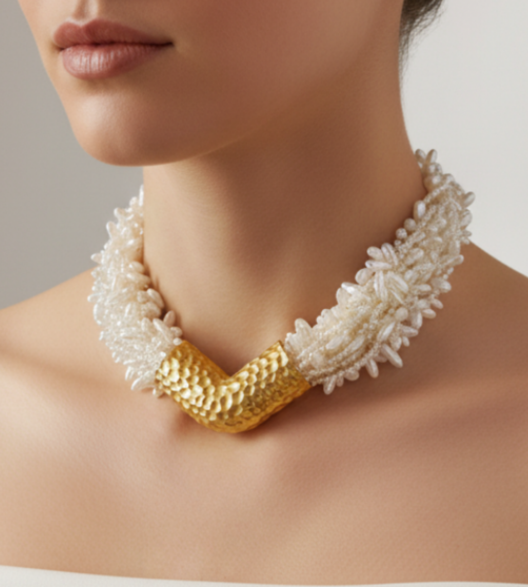 Golden Beehive – Vintage Pearl Necklace