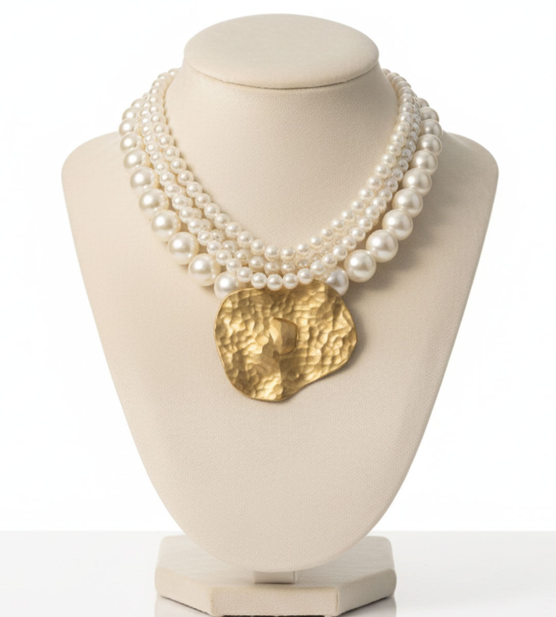 Alternative view of Solpearl – Golden Seashell Statement Necklace