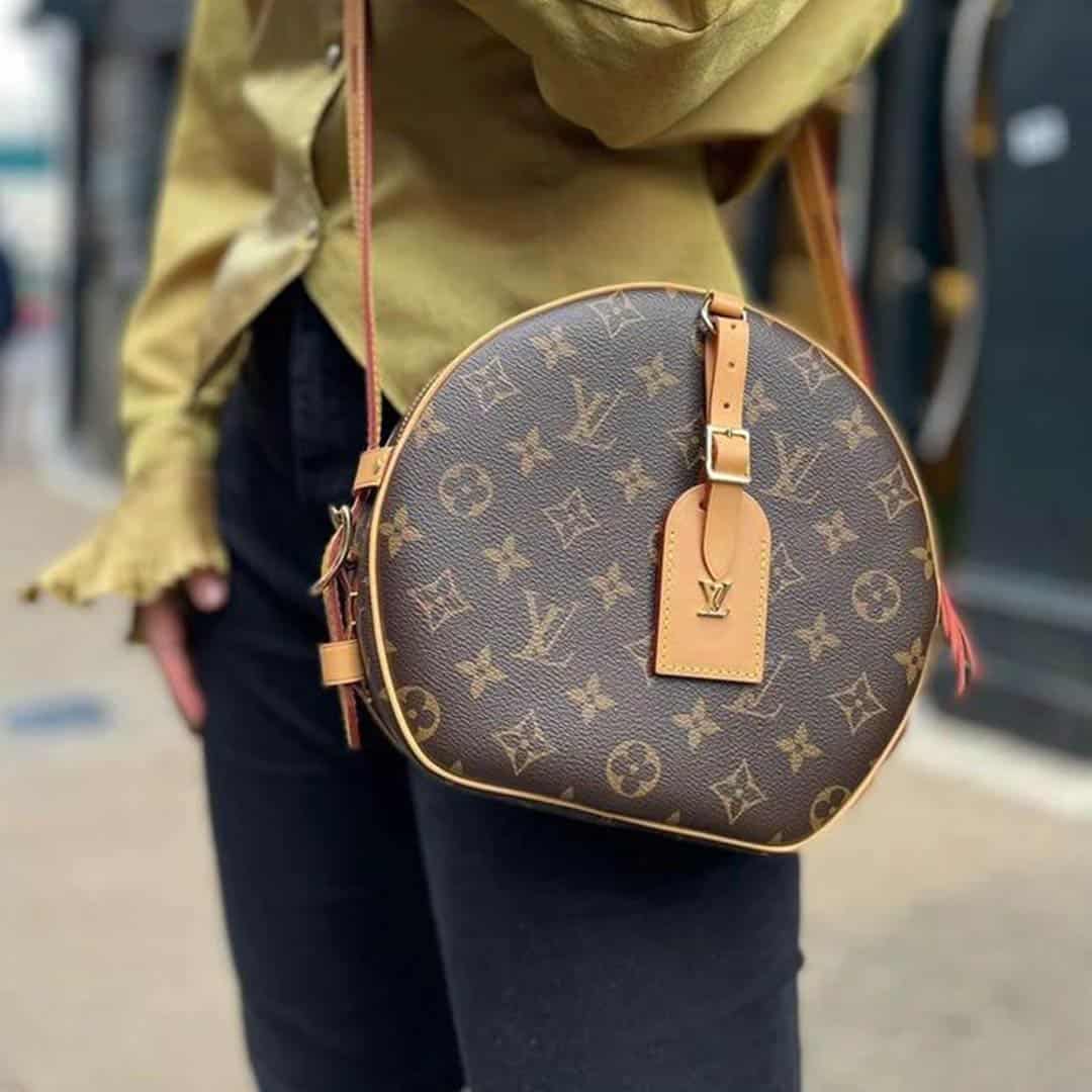 Luxury Designer Monogram Shoulder Bag - Image 4