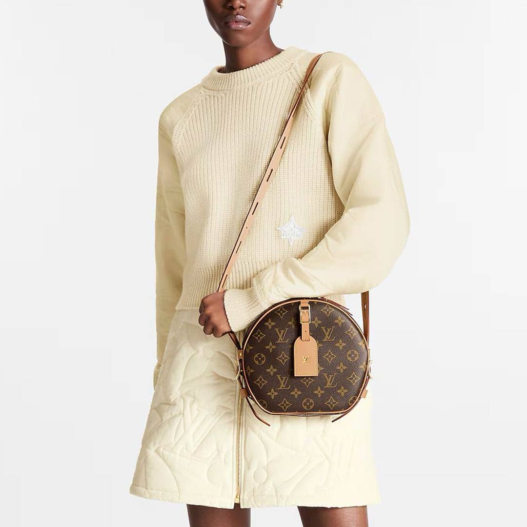 Luxury Designer Monogram Shoulder Bag - Image 5
