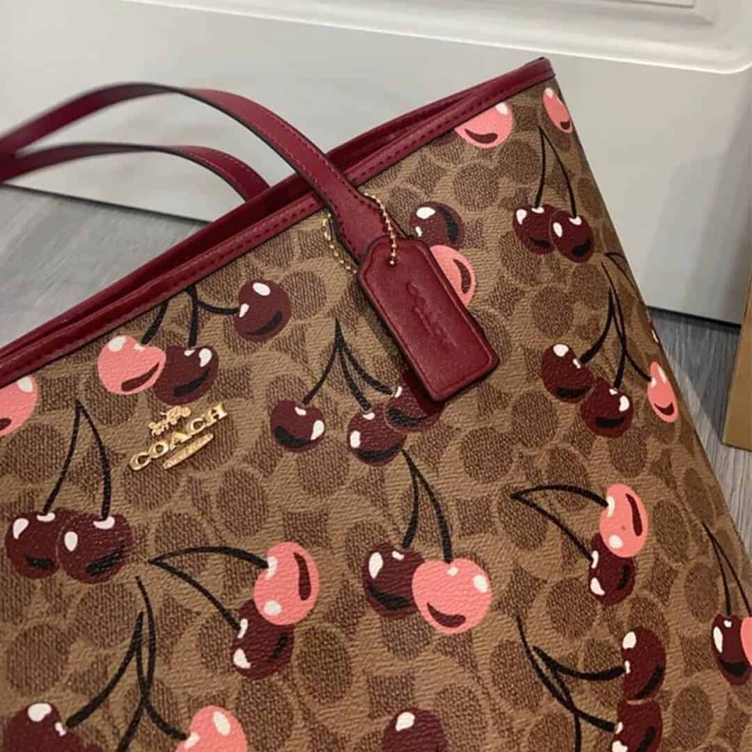 Alternative view of CH Gallery Tote Bag in Signature Canvas